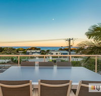 EXCLUSIVE OCEAN VIEW PENTHOUSE ON MARINE PARADE - Yamba Accommodation