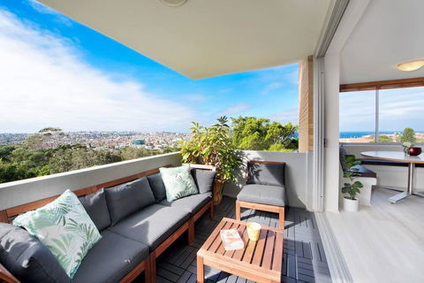 Experience Bondi Beach As Your Backdrop - Yamba Accommodation 2
