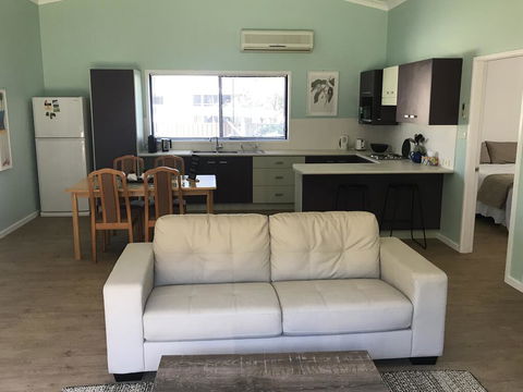 FAIRVIEW 25A - Waterfront Home - Yamba Accommodation 2