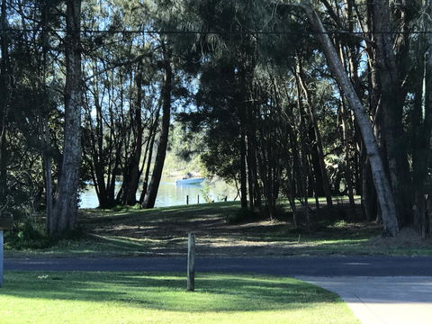 FAIRVIEW 25A - Waterfront Home - Yamba Accommodation 0