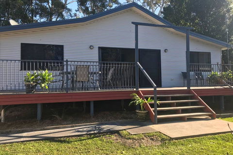 FAIRVIEW COTTAGE 25B - Waterfront Accommodation - Yamba Accommodation 2