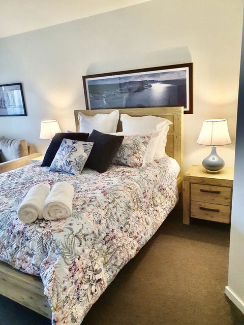 FAMILY ISLAND GETAWAY - BEACHFRONT APARTMENT - Yamba Accommodation 3