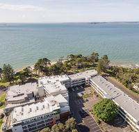 FAMILY ISLAND GETAWAY - BEACHFRONT APARTMENT - Yamba Accommodation