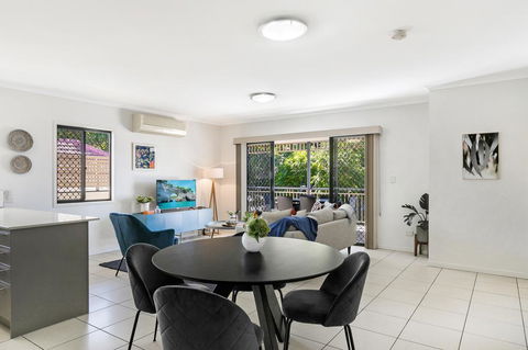 Family-Size Duplex In Quiet Neighbourhood - Yamba Accommodation 2