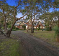 Faulty Towers - Yamba Accommodation