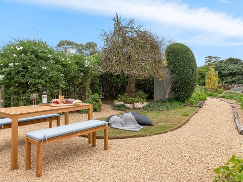 Fig Tree Cottage - Yamba Accommodation 1