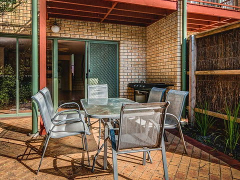 Findlay On The Bay - Yamba Accommodation 1