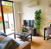 FITZROY FANTASTIC 1BR APT with FREE WINE NETFLIX WIFI close to TRAMS COLES - Yamba Accommodation