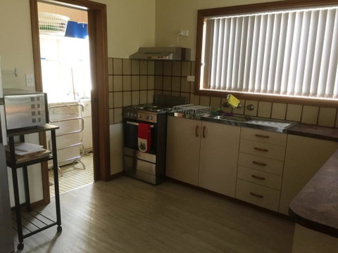 Flat 2, 42 McMillan Rd - Yamba Accommodation 3