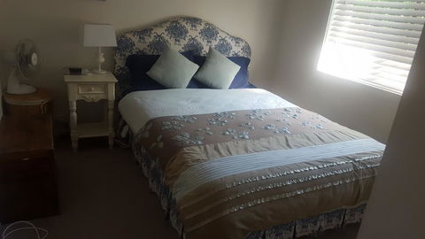 Flat In Heart Of Griffith - Yamba Accommodation 1