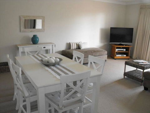 Fleur Court, Unit 9, 26-28 Head Street - Yamba Accommodation 3