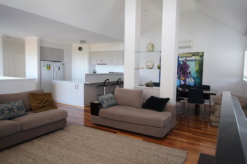 Flinders View - Yamba Accommodation 3