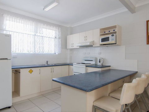 Forster Holiday Lodge 18 - Yamba Accommodation 3
