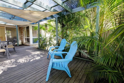 FRANGIPANI BEACH HOUSE - PET FRIENDLY 22 Belbourie Cres Boomerang Beach - Yamba Accommodation 3