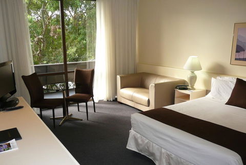 Frankston International - Yamba Accommodation 0