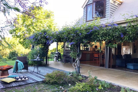 French Cottage & Loft - Yamba Accommodation 2