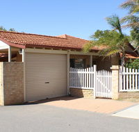 Geraldton Luxury Retreat 2 - Yamba Accommodation