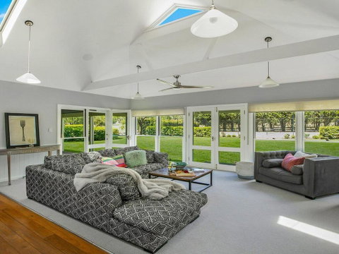 Gerron Park - Country Luxe, Tennis Court And Pool - Yamba Accommodation 3