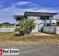 Gillies Getaway at South West Rocks - Yamba Accommodation