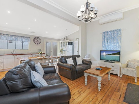 Ginabella - Yamba Accommodation 0