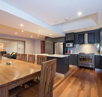 Gippsland Twelve-Spacious and Central with off street parking - Yamba Accommodation