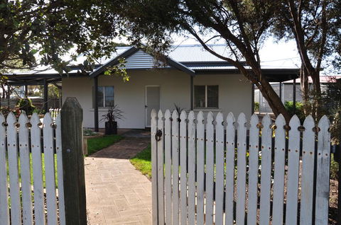 Girraween House - Yamba Accommodation 0