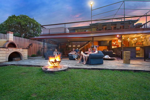 Gladstone Backpackers - Yamba Accommodation 0