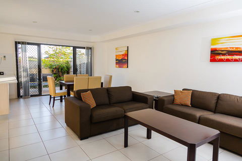 Gladstone Heights Executive Apartments - Yamba Accommodation 1