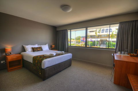 Gladstone Reef Hotel Motel - Yamba Accommodation 3