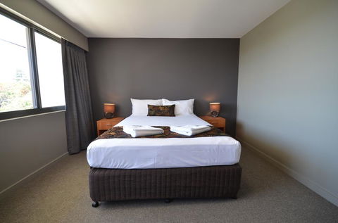 Gladstone Reef Hotel Motel - Yamba Accommodation 0