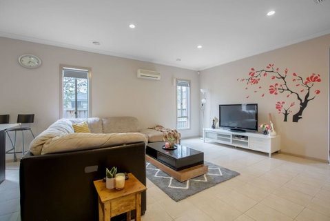 Gorgeous 4BR Home In Point Cook - Yamba Accommodation 0