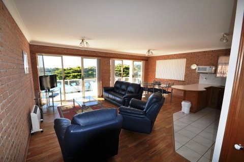 Grand Pacific 1 - Unit 4 - Yamba Accommodation 2