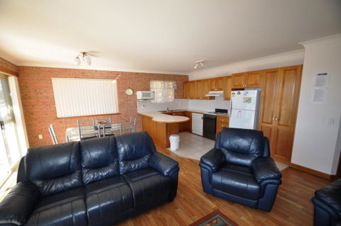 Grand Pacific 1 - Unit 4 - Yamba Accommodation 3
