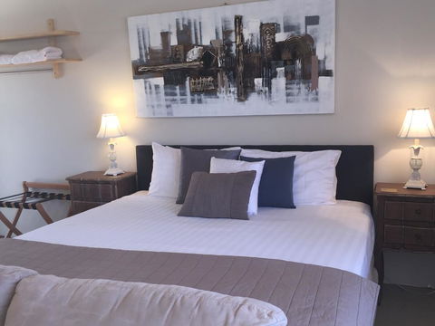 Grandhouse York Guesthouse - Yamba Accommodation 1