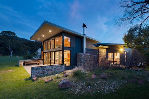 Grey Mare Chalet - Yamba Accommodation 0