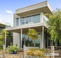 Grossard Point The Lighthouse Ventnor - Yamba Accommodation