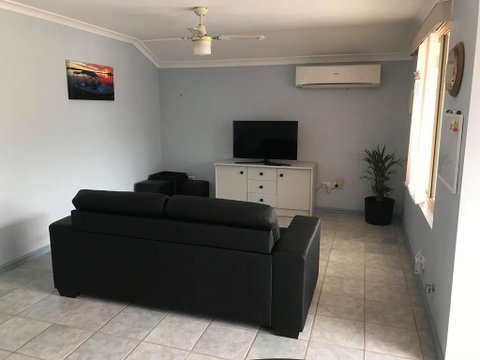 Guesthouse On Dolphin - Yamba Accommodation 2