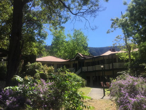 Halls Gap Tavern - Yamba Accommodation 0