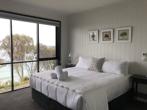 Hamptons On The Bay - Yamba Accommodation 1
