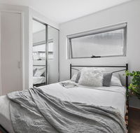 Heart of Sandringham Apartment by Ready Set Host - Yamba Accommodation