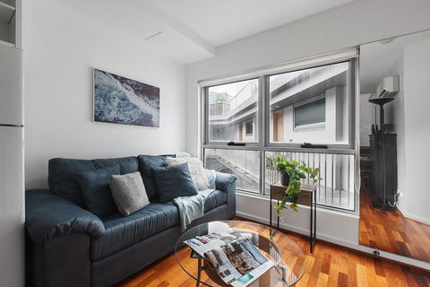 Heart Of Sandringham Apartment By Ready Set Host - Yamba Accommodation 1