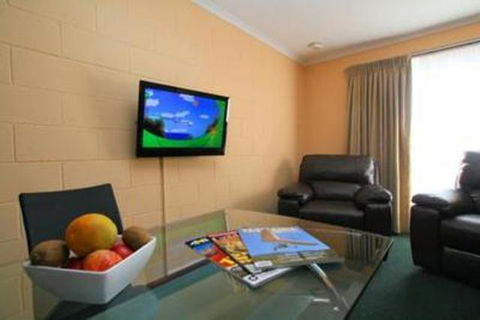 Heemskirk Motor Hotel - Yamba Accommodation 3