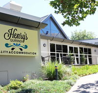 Henry's Quirindi - Yamba Accommodation