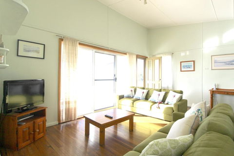 Hi View, 18 Dulconghi Street - Yamba Accommodation 1