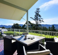 Hillcrest - Spectacular views - Yamba Accommodation