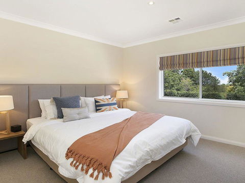 Hillview Cottage - Classic Country Comfort And Charm - Yamba Accommodation 2