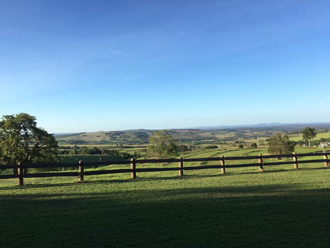 Hillview Cottages - Yamba Accommodation 0