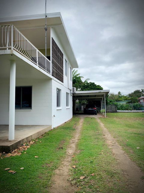 Holiday Rental - Huge House With Beach Views - Yamba Accommodation 3