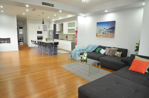 Home Away From Home Newly Built And Spacious - Yamba Accommodation 1