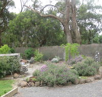 Honeyeater Cottage - Yamba Accommodation